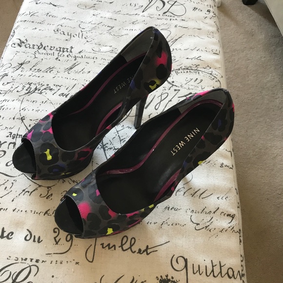 Nine West Neon cheetah Heels - Picture 6 of 8